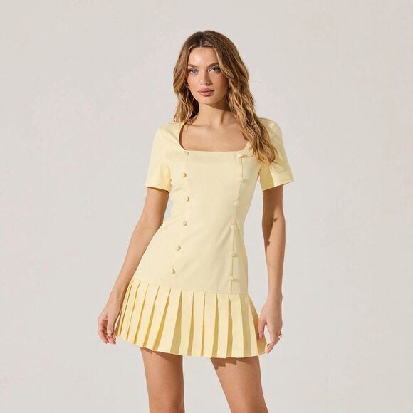 Astr Dresses & Skirts - ASTR The Label Pleated Button Mini Dress Yellow Size XS
